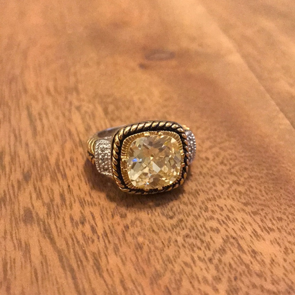 Costume Jewelry ring, canary gold stone